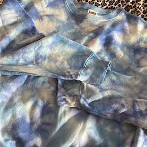 PINK crew neck pullover